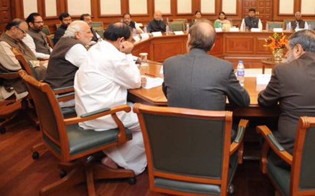 نریندر مودی کی میٹنگ: حکومت ہر مسئلے پر بحث کےلئے تیار